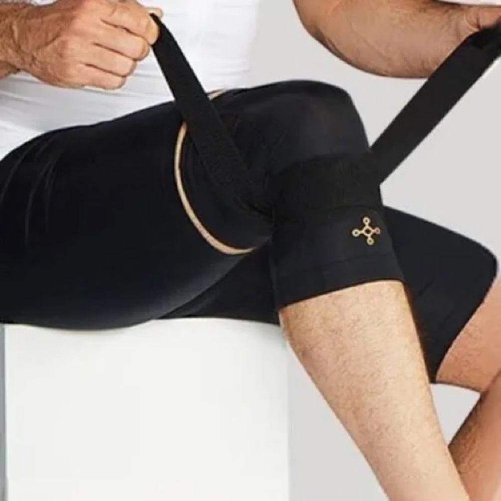 Tommy Copper 2pk Adjustable Compression Knee Sleeves Black